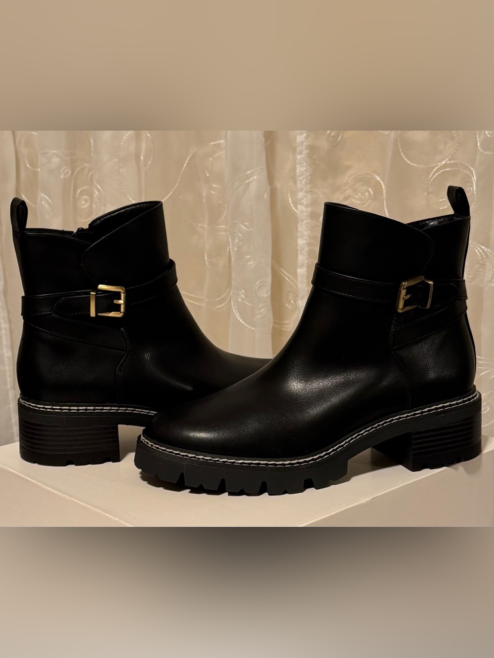 NEW! St. John’s Bay SJB Daymarc in Black size 9.5M